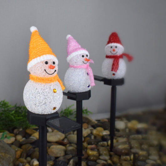 Solar LED Christmas snowman lamp inserted into the ground, outdoor garden decoration, lawn landscape, yellow/red/purple/blue.